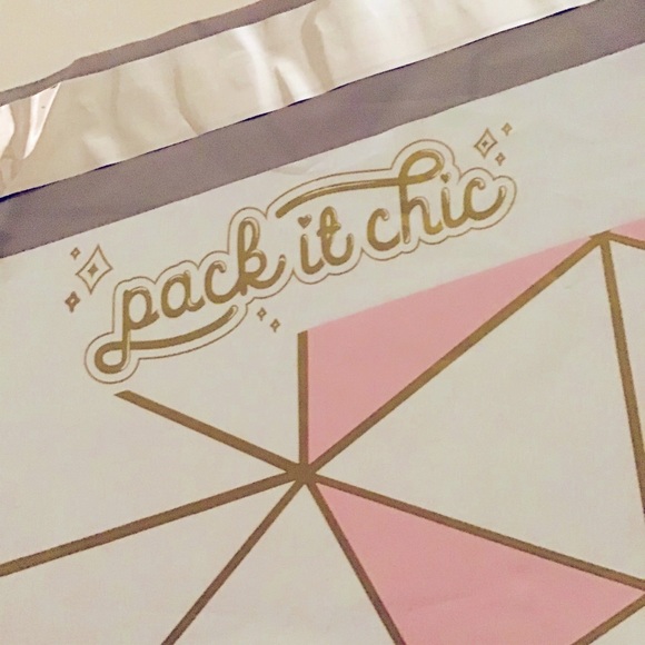 πΈπ Pretty in Pink Notebook + Pen Set - Picture 4 of 4